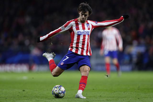 现出惊人的 现出惊人的